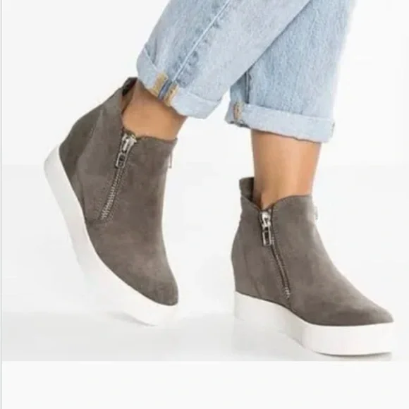Steve Madden Wedgie Platform Sneakers Ankle Booties Gray Suede Size 6 - Picture 11 of 11